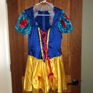 Snow White Halloween Costume